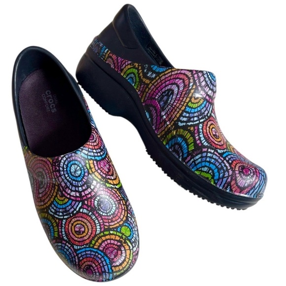 CROCS Shoes - EUC CROCS Neria Pro Il Clogs Mosaic Size 9